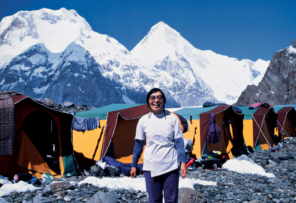 Junko Tabei, a primeira mulher no topo do Monte Everest.