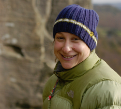 Lisa Rands em Curbar, Inglaterra - Foto: WIlls Young. Bouldering.