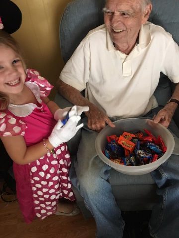 Senhor Dan e Norah Wood celebrando Halloween - Foto: Tara Wood.